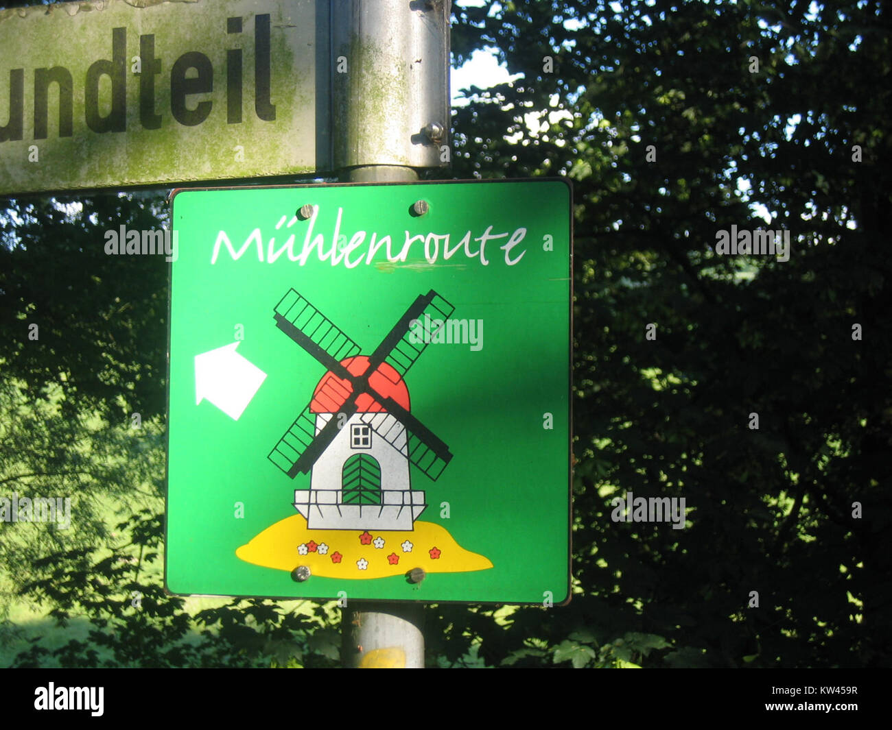 Cette image, intitulée Bieren Juni 2008, fait probablement référence à un événement ou une scène spécifique capturé en juin 2008. Il pourrait être lié à un contexte culturel, historique ou social à Bieren pendant cette période. Banque D'Images