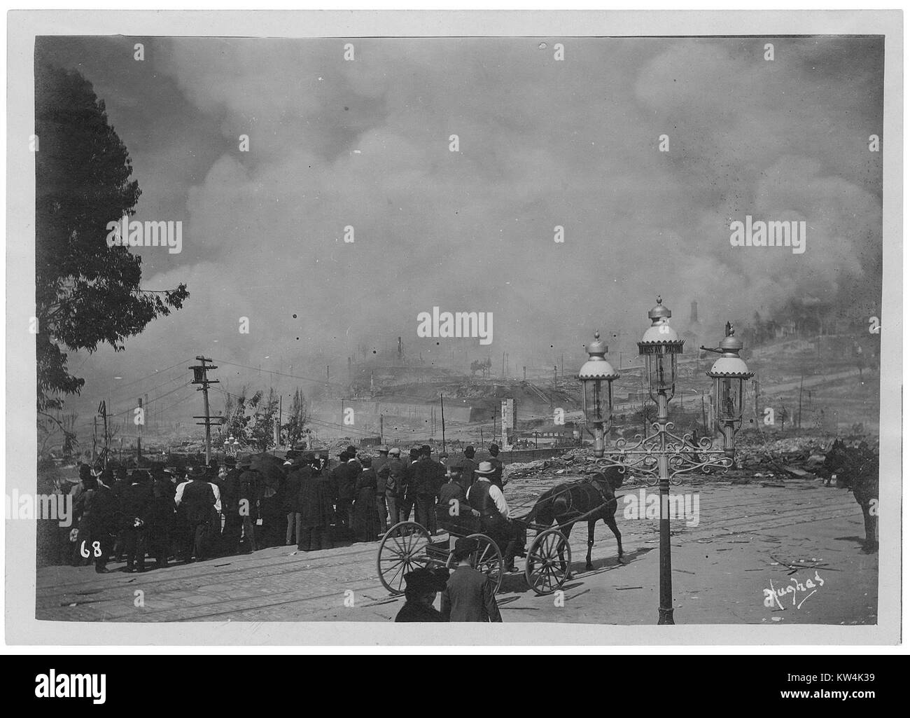Partiellement l'incendie sous contrôle après le séisme de 1906, San Francisco, Californie, 1906. L'image de courtoisie des Archives nationales. L'image de courtoisie des Archives nationales. Banque D'Images