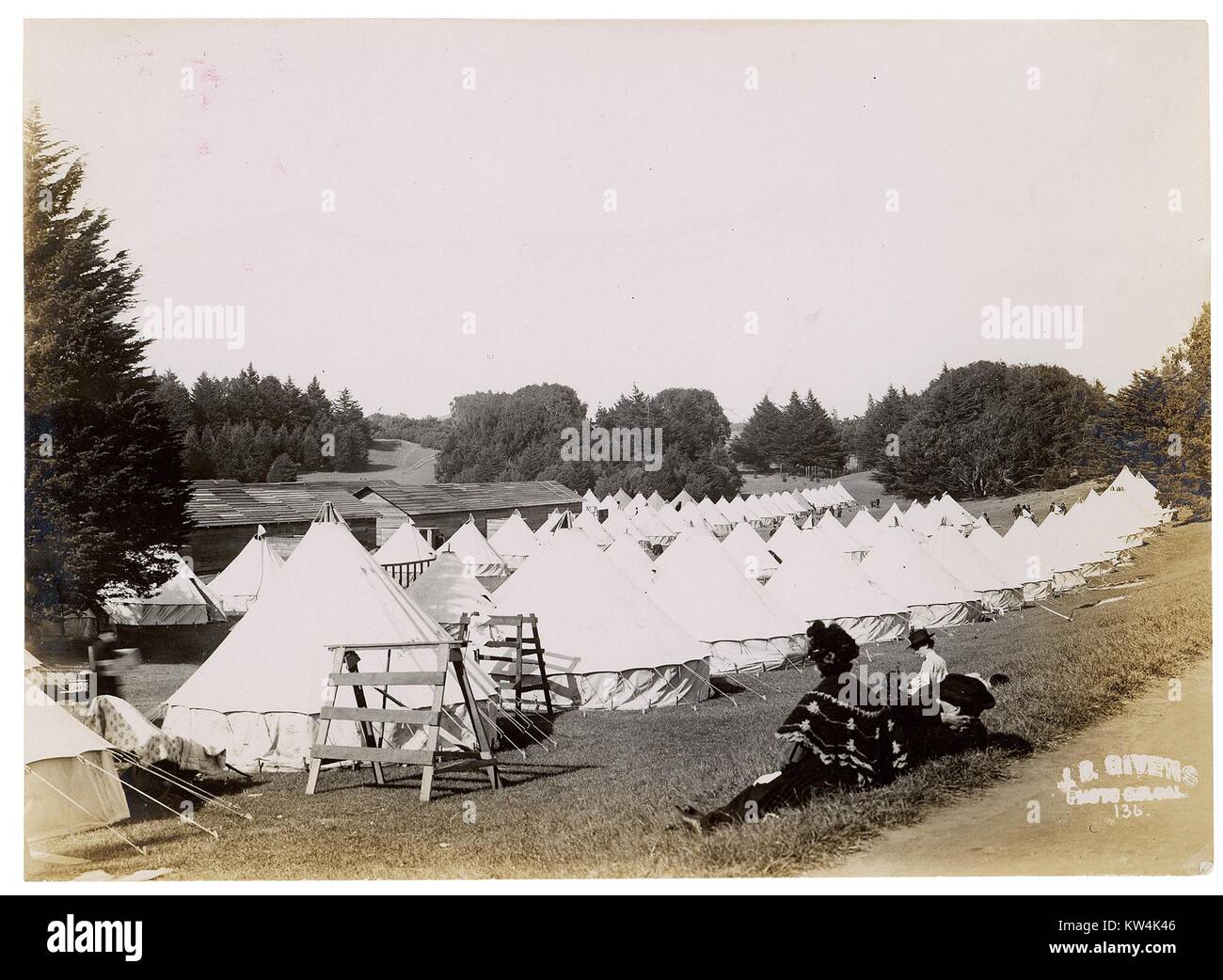 Camp de toile sous contrôle militaire dans le Golden Gate Park à la suite de la San Francisco, Californie, 1906 tremblement de terre. L'image de courtoisie des Archives nationales. L'image de courtoisie des Archives nationales. Banque D'Images