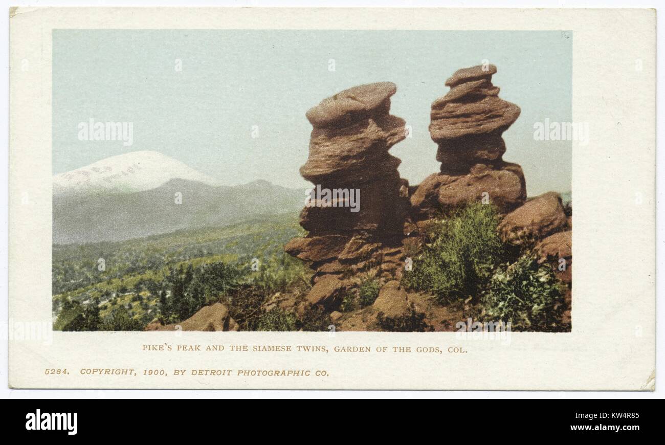 Pike's Peak et siamois rock formation, Jardin des Dieux, Colorado, USA, 1914. À partir de la Bibliothèque publique de New York. () Banque D'Images