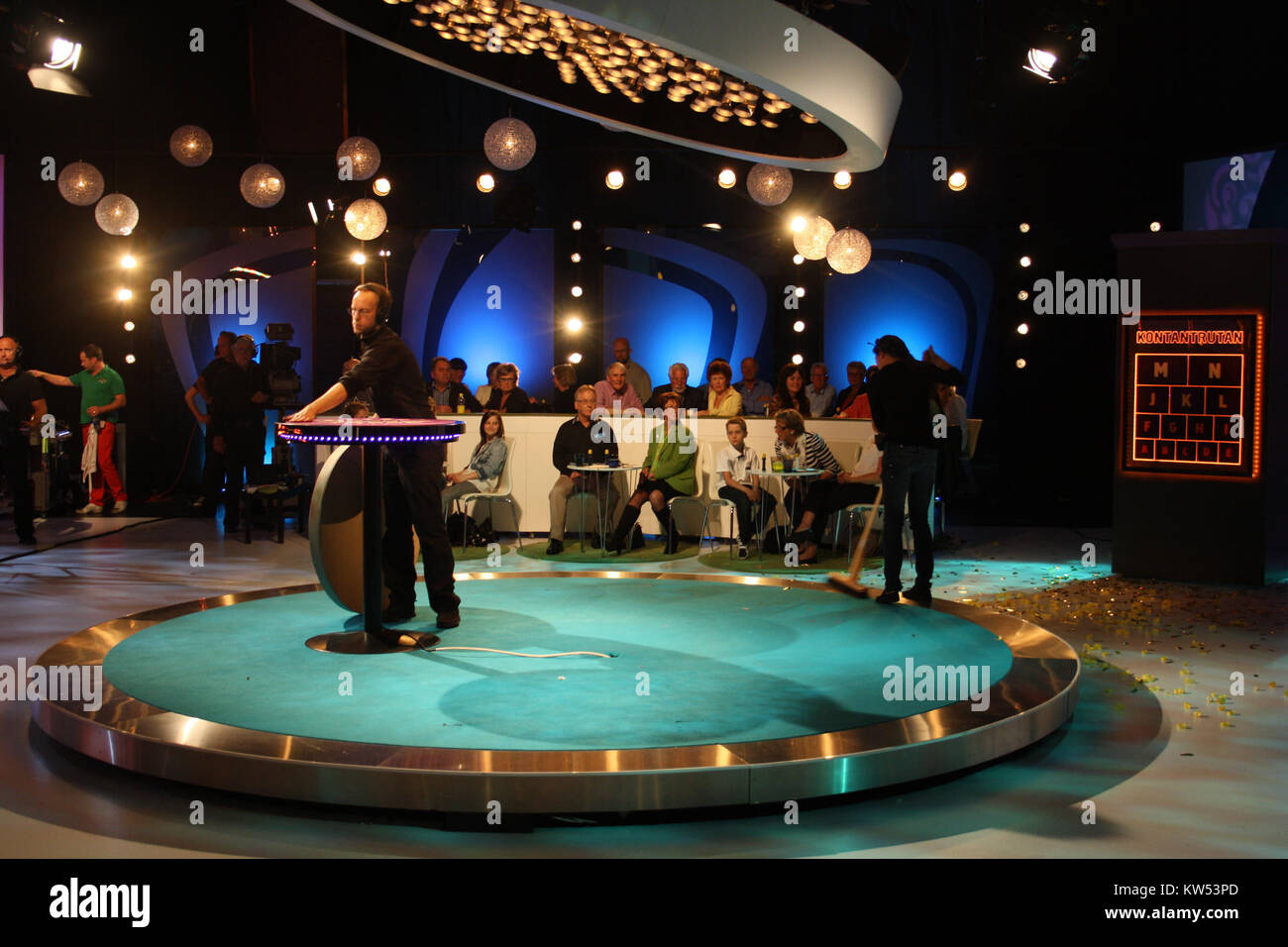 Bingolotto est un jeu de loterie suédois populaire, connu pour ses prix passionnants et sa valeur de divertissement. L'émission est un incontournable de la télévision suédoise depuis ses débuts, offrant aux participants une chance de gagner gros grâce à divers formats de loterie. Banque D'Images