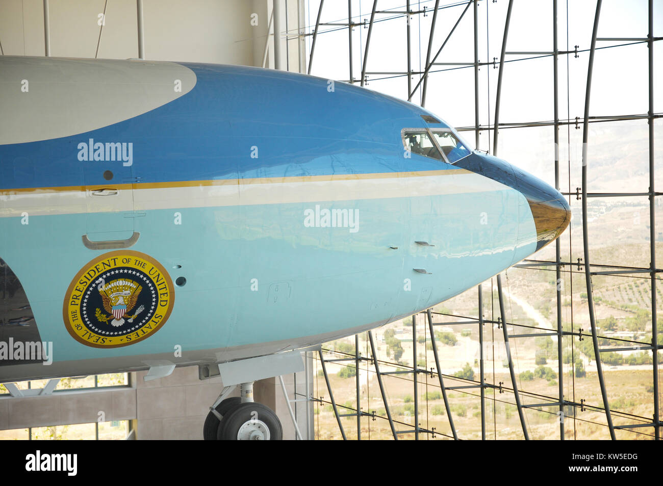 SIMI VALLEY, CA - le 24 juillet 2010 : Air Force 1 sur l'affichage à la Reagan Presidential Library à Simi Valley. L'avion font partie d'une veille continue Banque D'Images
