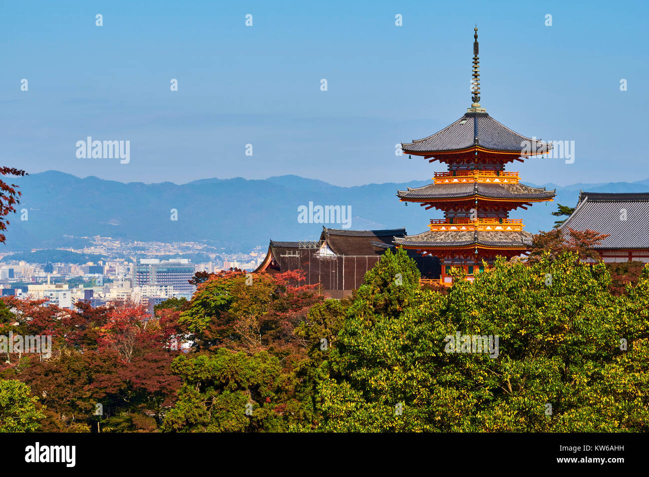 Le Japon, l'île de Honshu, région du Kansai, Kyoto, le temple Kiyomizu-dera, Site du patrimoine mondial de l'UNESCO Banque D'Images