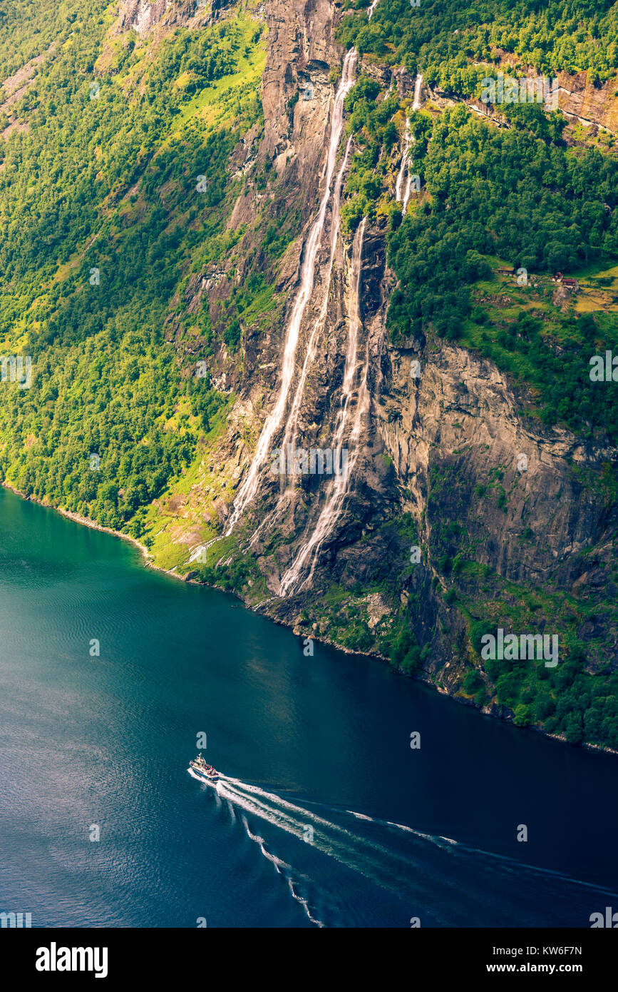 Vue imprenable sur le fjord Sunnylvsfjorden Banque D'Images