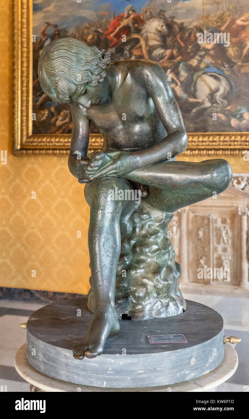 Garçon avec Thorn (Spinario) 1er siècle avant J.-C., une sculpture en bronze Gréco-romain, Palazzo dei Conservatori, Musées Capitaline, Rome, Italie Banque D'Images