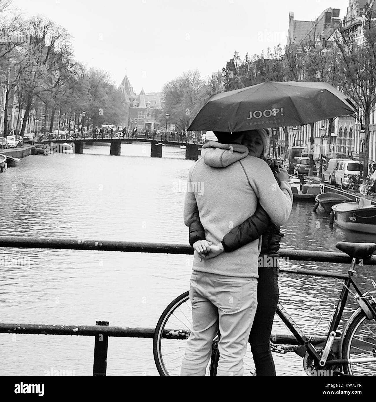 L'amour est dans la pluie Banque D'Images