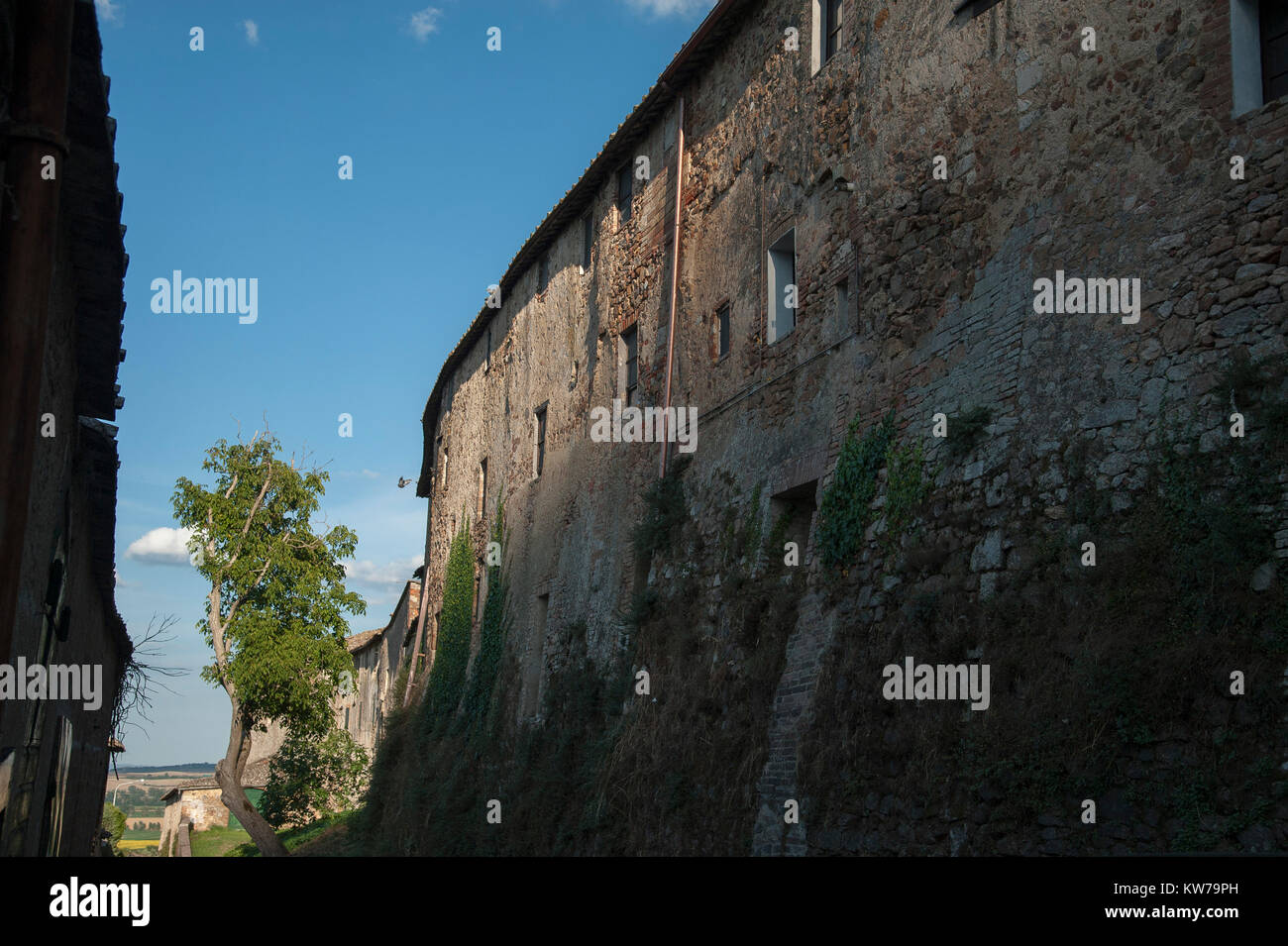 Petite ville médiévale Torri, Toscane, Italie 2 août 2016 © Wojciech Strozyk / Alamy Stock Photo Banque D'Images