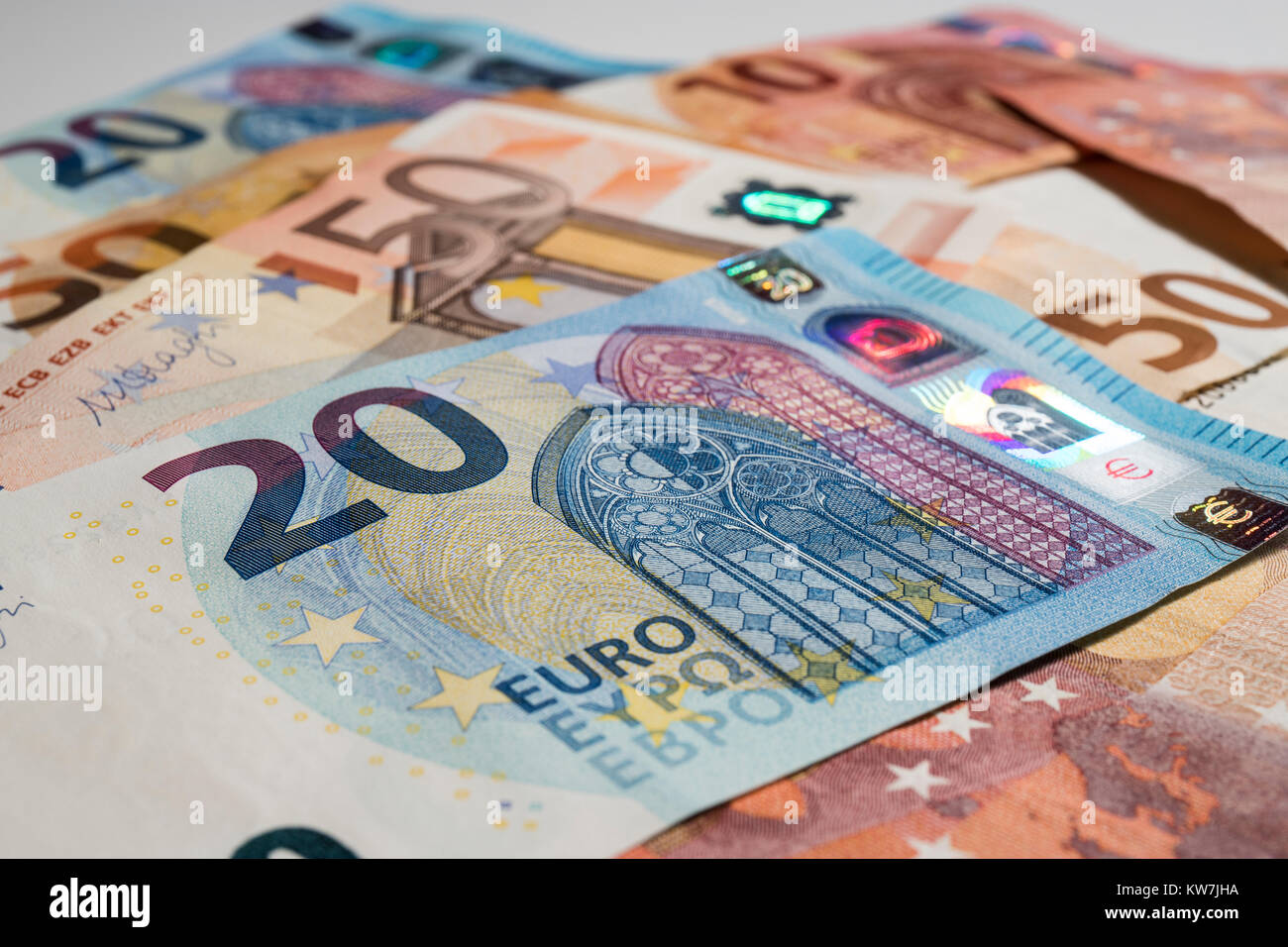 20 & 50 Euro valeur disposés au hasard, Banque D'Images