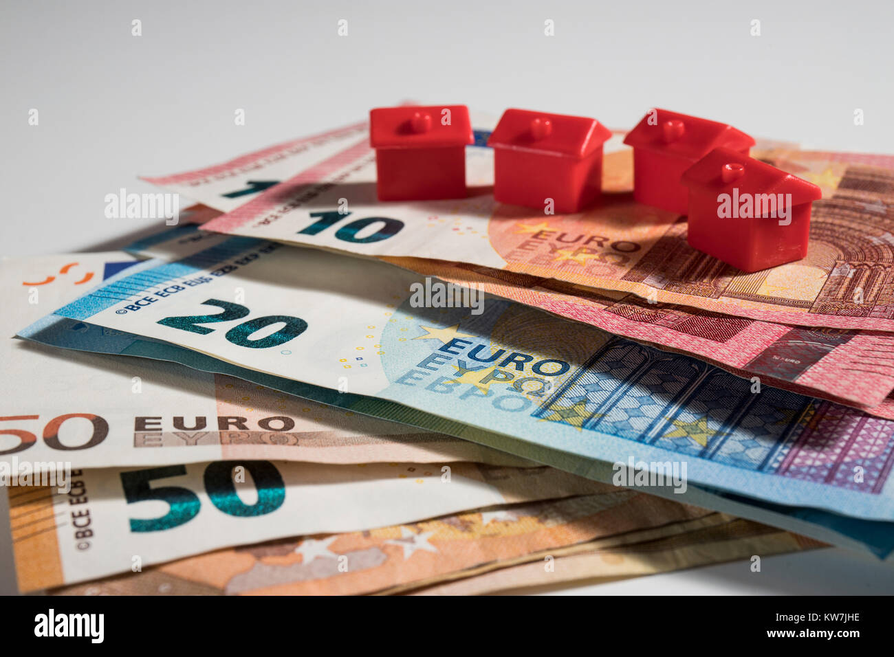 10, 20 & 50 Euro, avec disposés au hasard monopole rouge hôtels Banque D'Images