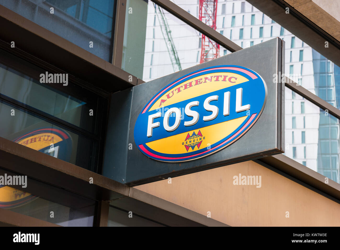 Boutique logo Fossi.Fossil, Inc. Est un concepteur et fabricant américain  de vêtements et d'accessoires avec des revenus annuels de 2 milliards de  dollars Photo Stock - Alamy