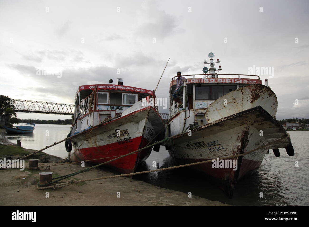 Ferry-boats, amarré, Bangladesh Banque D'Images