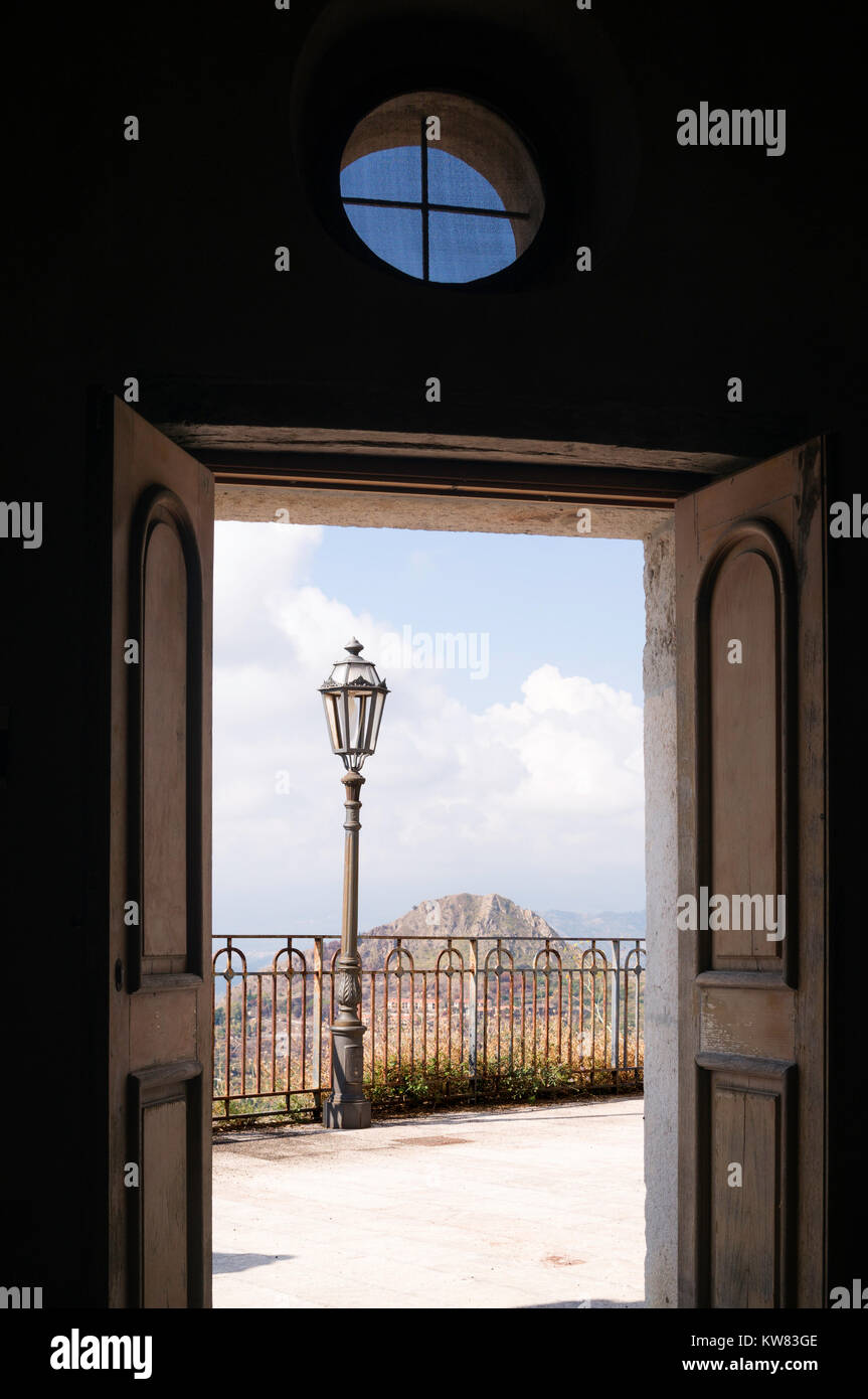 Vue de l'intérieur de l'église de San Bagio, Taormina, Sicile, Europe Banque D'Images