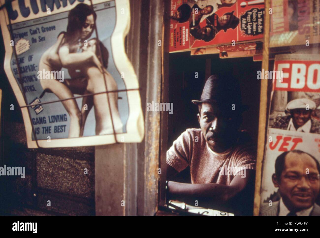 Un kiosque sur le côté ouest de Chicago (Illinois), juin, 1973. Image courtoisie John White/US National Archives. L'image de courtoisie des Archives nationales. Banque D'Images