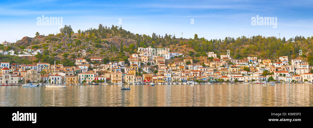 Vue panoramique de l'île de Poros, Argolide, Péloponnèse, Grèce Banque D'Images