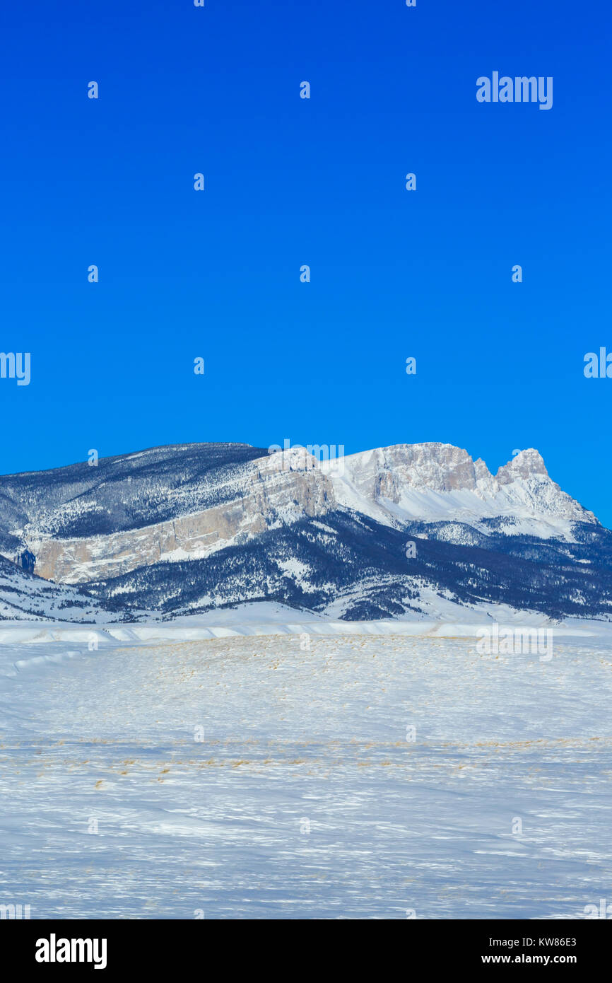 Le long de la crête de scie avant des montagnes Rocheuses en hiver près de augusta, Montana Banque D'Images