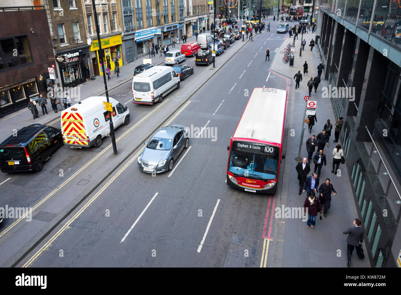 Le trafic sur l'Absinthe Street, City of London, UK Banque D'Images