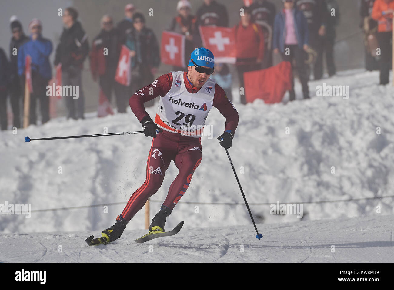 Le Lenzerheide, Suisse, le 31 décembre 2017. CHERVOTKIN Alexey (RUS) au cours de la mens 15 km Classic compétition à la FIS Coupe du Monde de Cross Country Tour de ski 2017 à Lenzerheide. © Rolf Simeon/proclamer/Alamy Live News Banque D'Images
