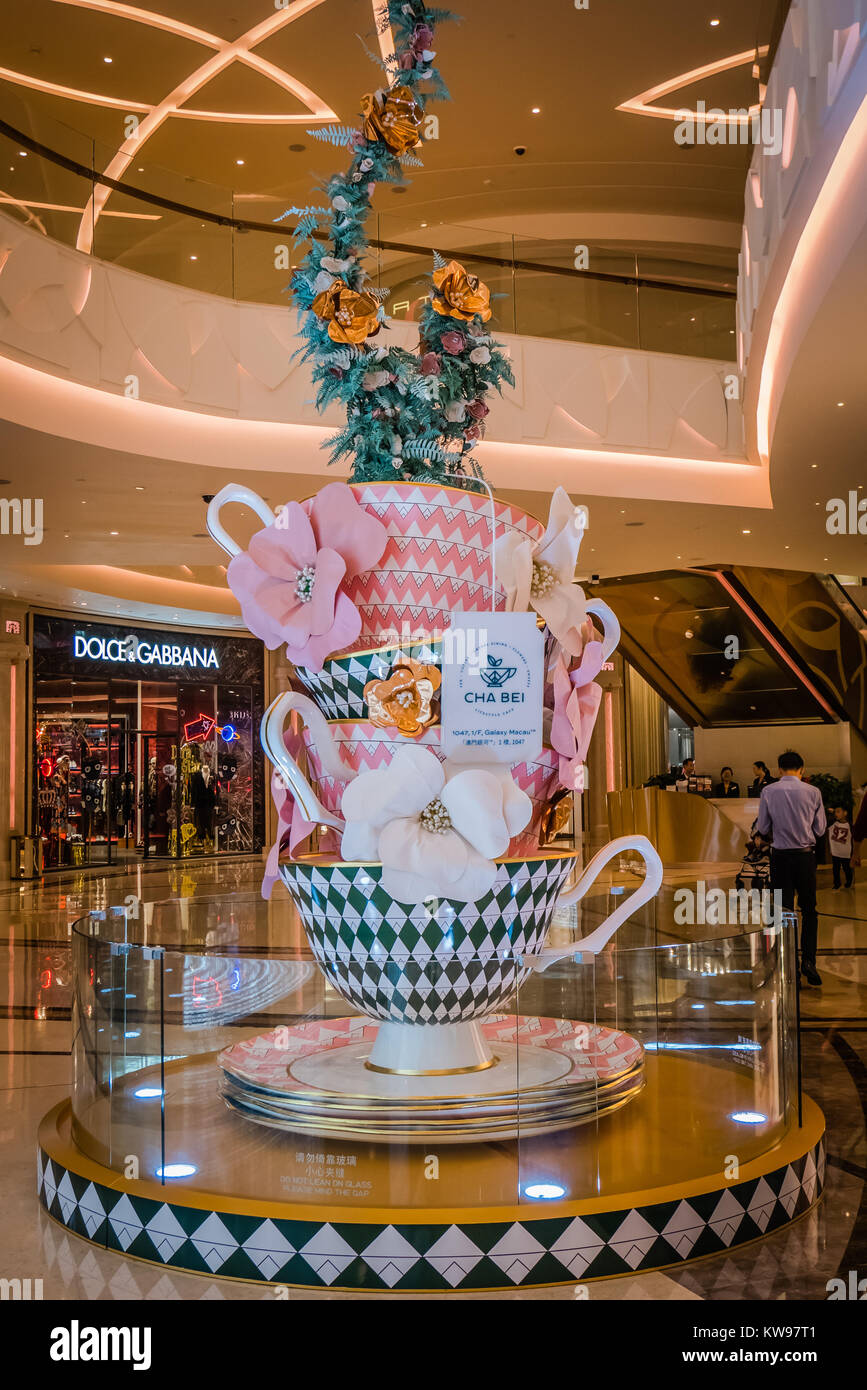 Grande tasse de thé décoration à l'intérieur d'un centre commercial Banque D'Images