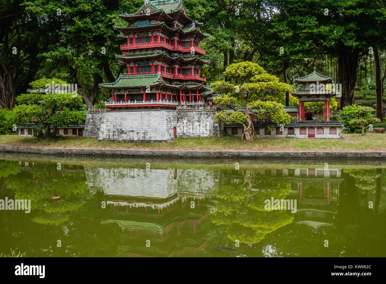 Monument Chinois version miniature tengwang pavilion Banque D'Images