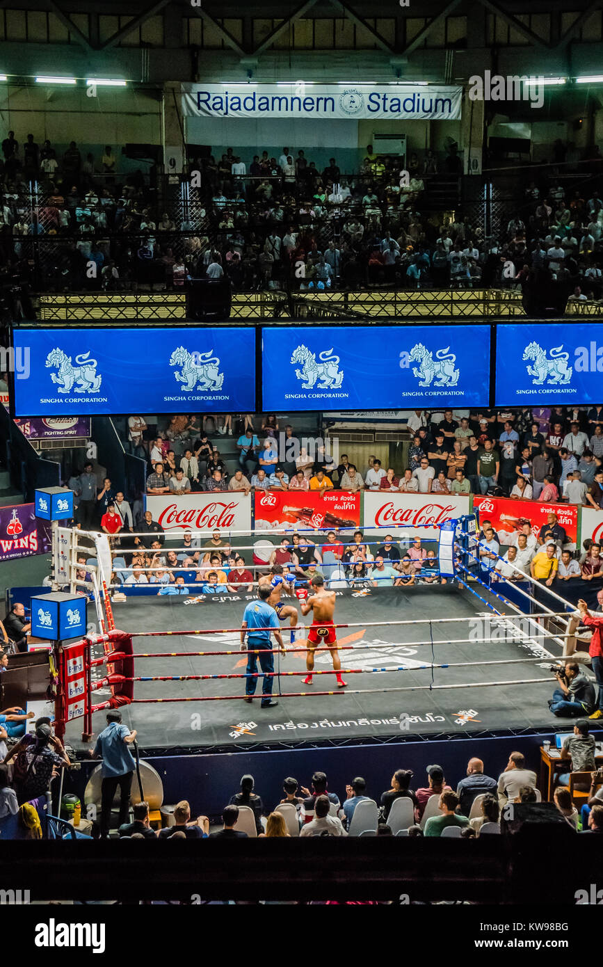 Stade rajadamnern est un stade de boxe Muay Thai à Bangkok en Thaïlande Banque D'Images