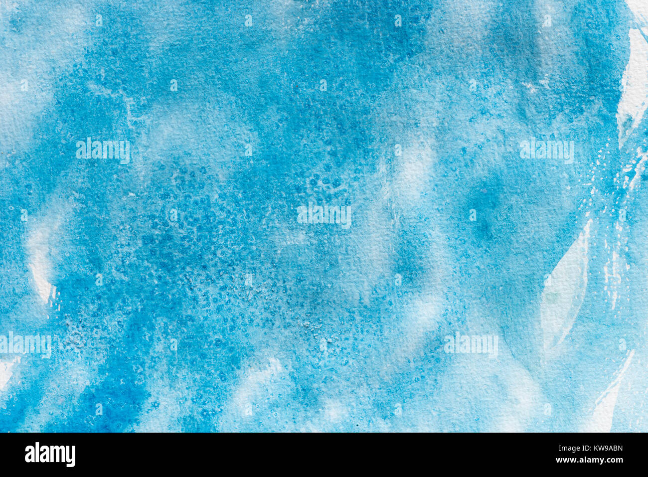 La couleur bleue de l'aquarelle sur papier blanc texture d'arrière-plan Banque D'Images