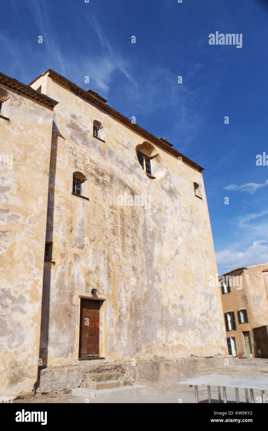 Corse : Calvi la cathédrale, dédiée à Saint Jean Baptiste, une ancienne église catholique romaine dans le centre de la citadelle de Calvi Banque D'Images