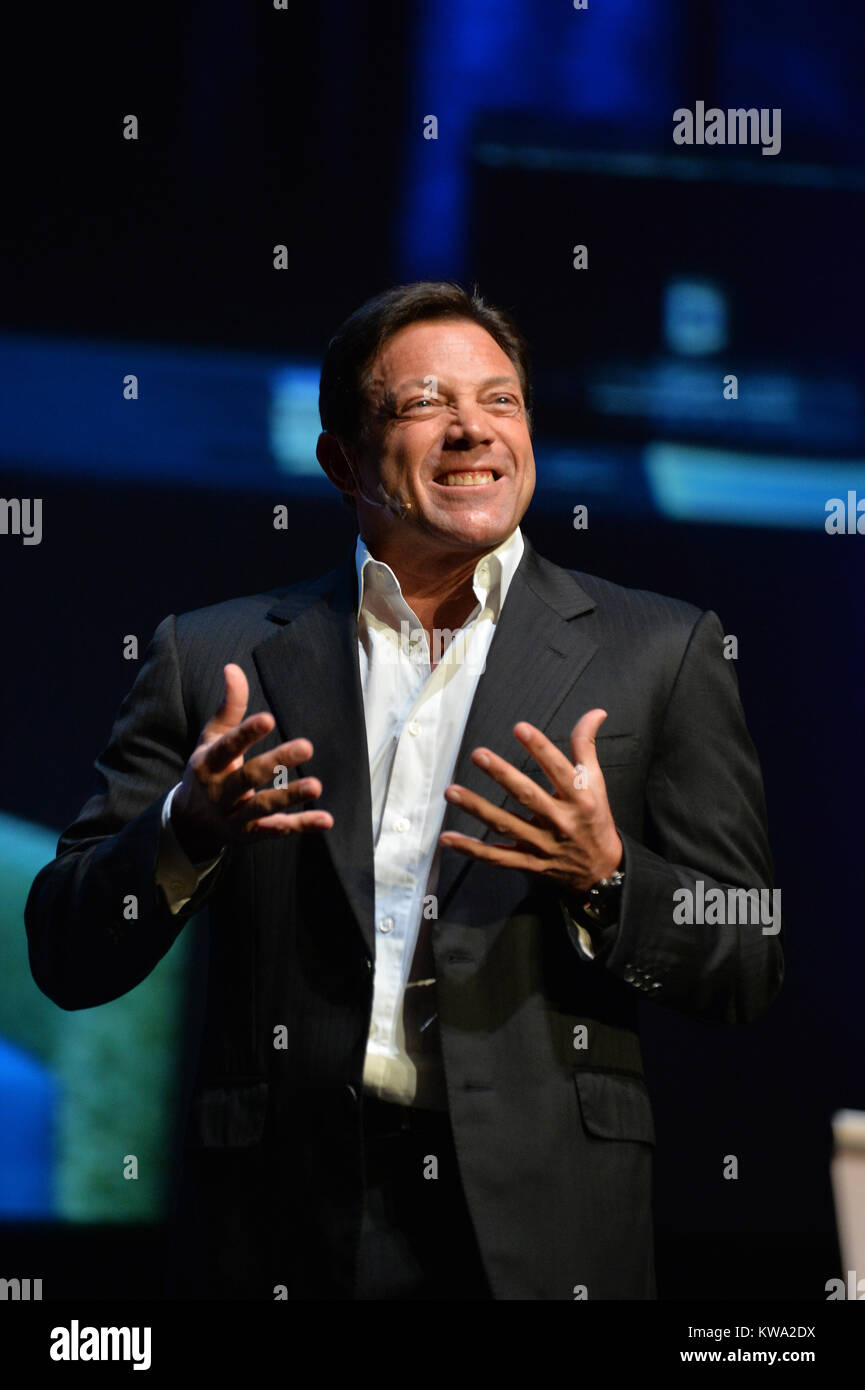 MIAMI, FLORIDE - le 17 septembre : la motivation, Jordan Belfort s'exprimant lors de son séminaire "Le pouvoir de la persuasion en utilisant le loup de Wall Street's Ligne droite Système' le 17 septembre 2014 à Fort Lauderdale, en Floride. People : Jordan Belfort Banque D'Images
