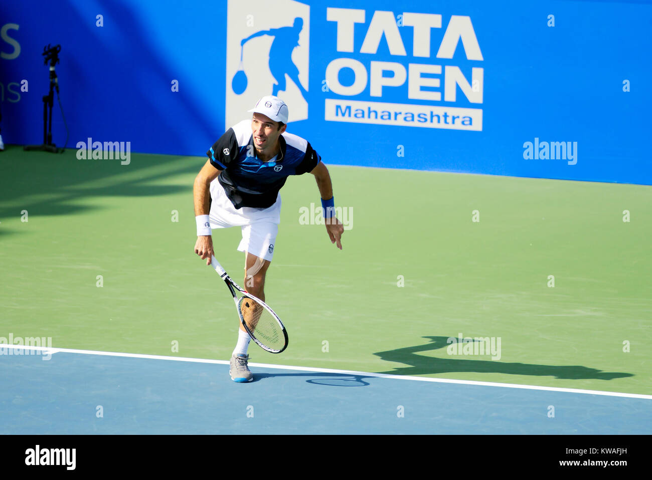 Pune, Inde. 1er janvier 2018. Mikhail Kukushkin du Kazakhstan en action dans la première série de Tata Ouvrir au Maharashtra Mahalunge Balewadi Tennis Stadium à Pune, en Inde. Credit : Karunesh Johri/Alamy Live News. Banque D'Images