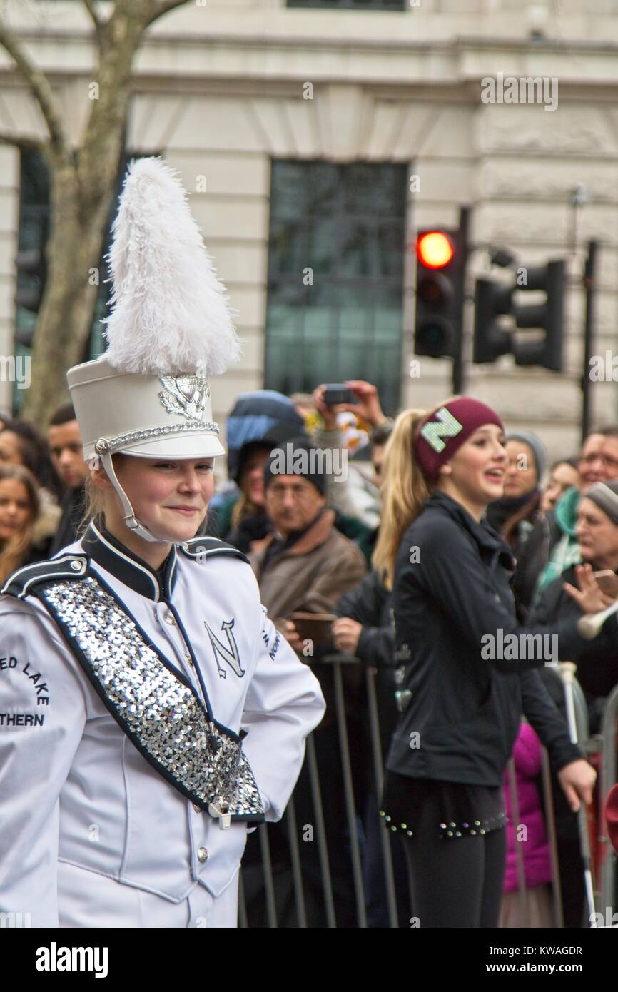 Londres, Royaume-Uni. 1er janvier 2018. Des milliers d'artistes du monde entier ont participé au 32e congrès annuel à thème showtime Londres défilé du Nouvel An 2018, LNYDP, à Londres, au Royaume-Uni. Crédit : N Le Pape - Editorial/Alamy Live News. Banque D'Images