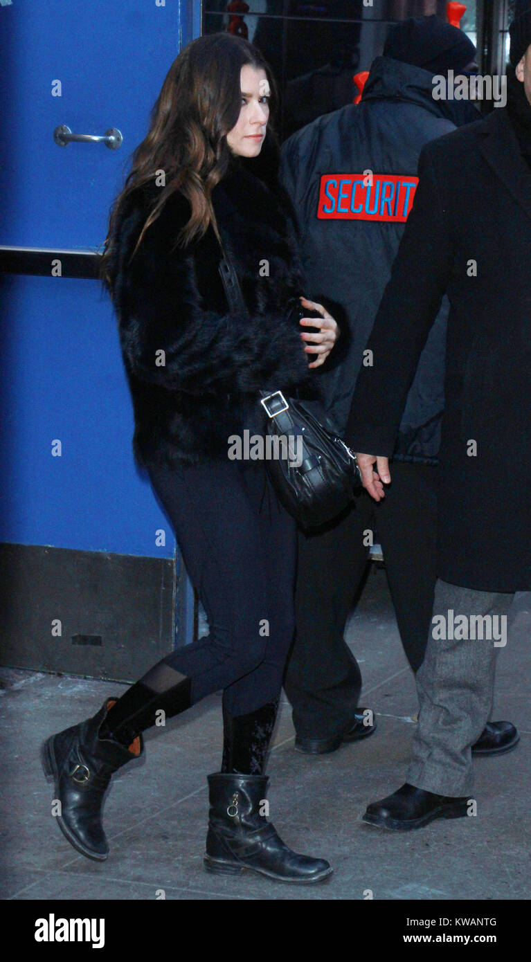 New York, NY, USA. 2 Jan, 2018. Danica Patrick vu quitter Good Morning America après la promotion de son nouveau livre "très intense" à New York le 2 janvier 2018. Credit : Rw/media/Alamy Punch Live News Banque D'Images