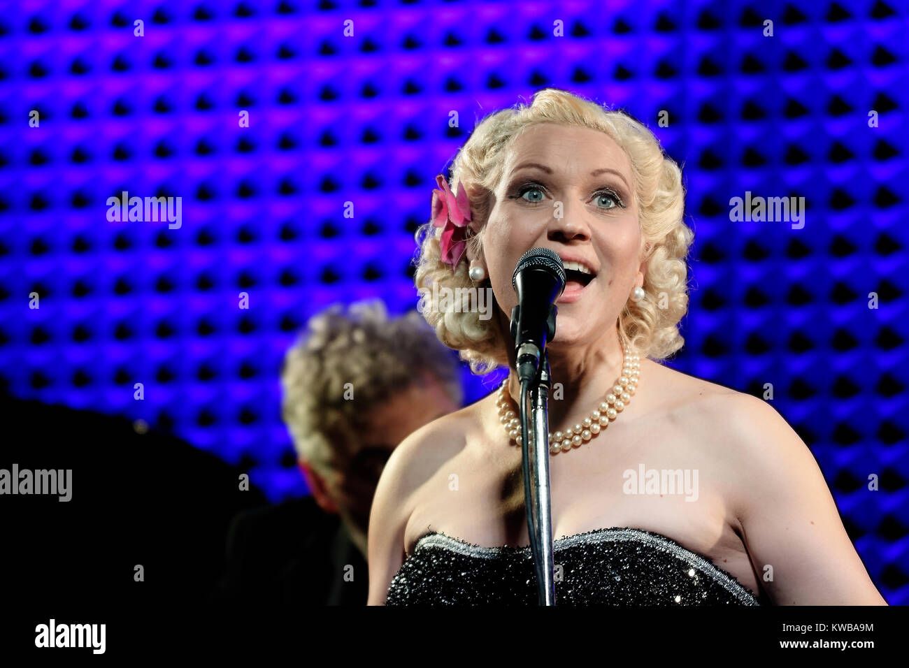 Salerno, Italie - 14/02/2017 : Gunhild carling célèbre musicien multi-instrumentiste et chanteur d'origine suédoise Banque D'Images