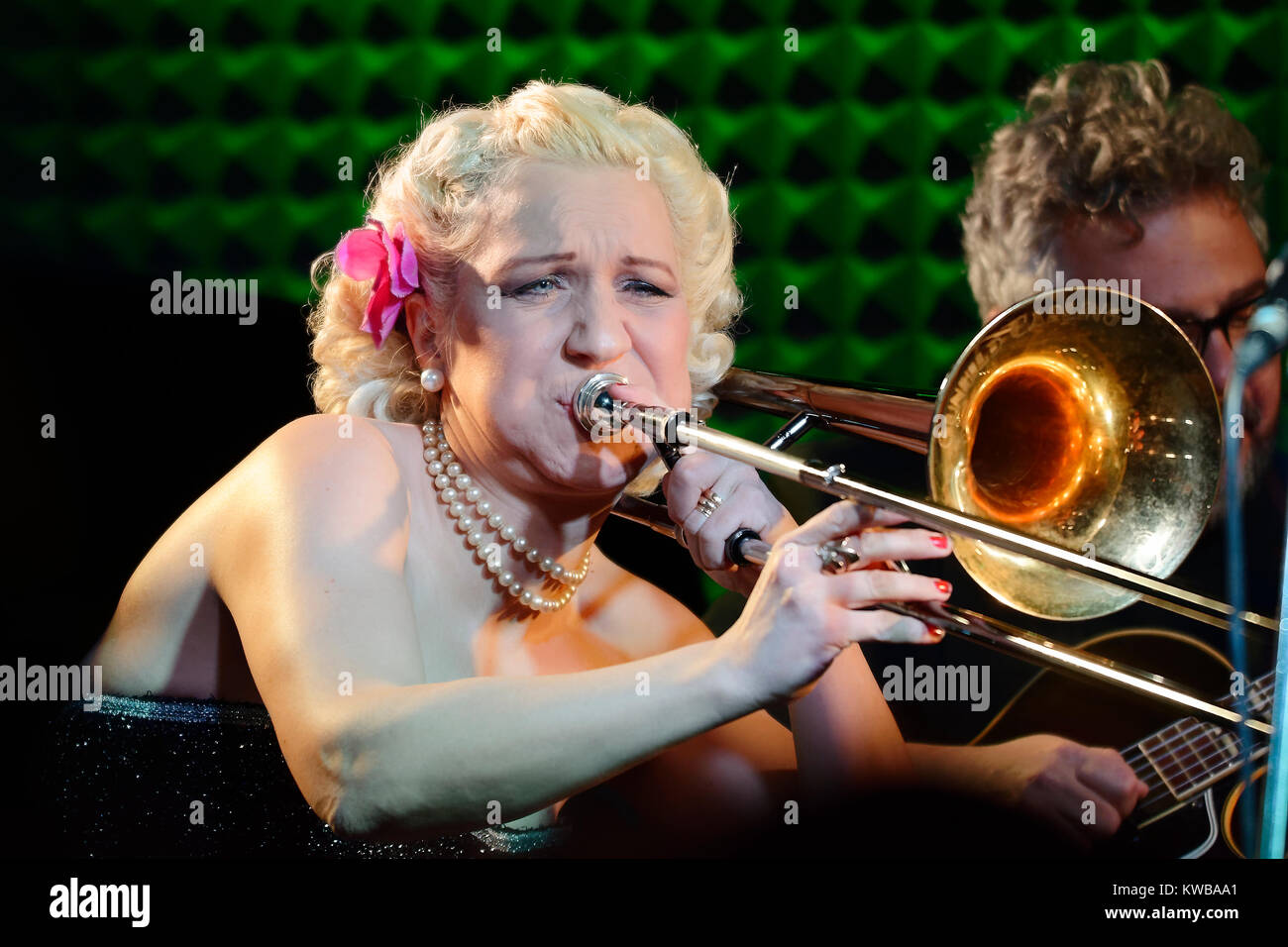 Salerno, Italie - 14/02/2017 : Gunhild carling célèbre musicien multi-instrumentiste et chanteur d'origine suédoise Banque D'Images