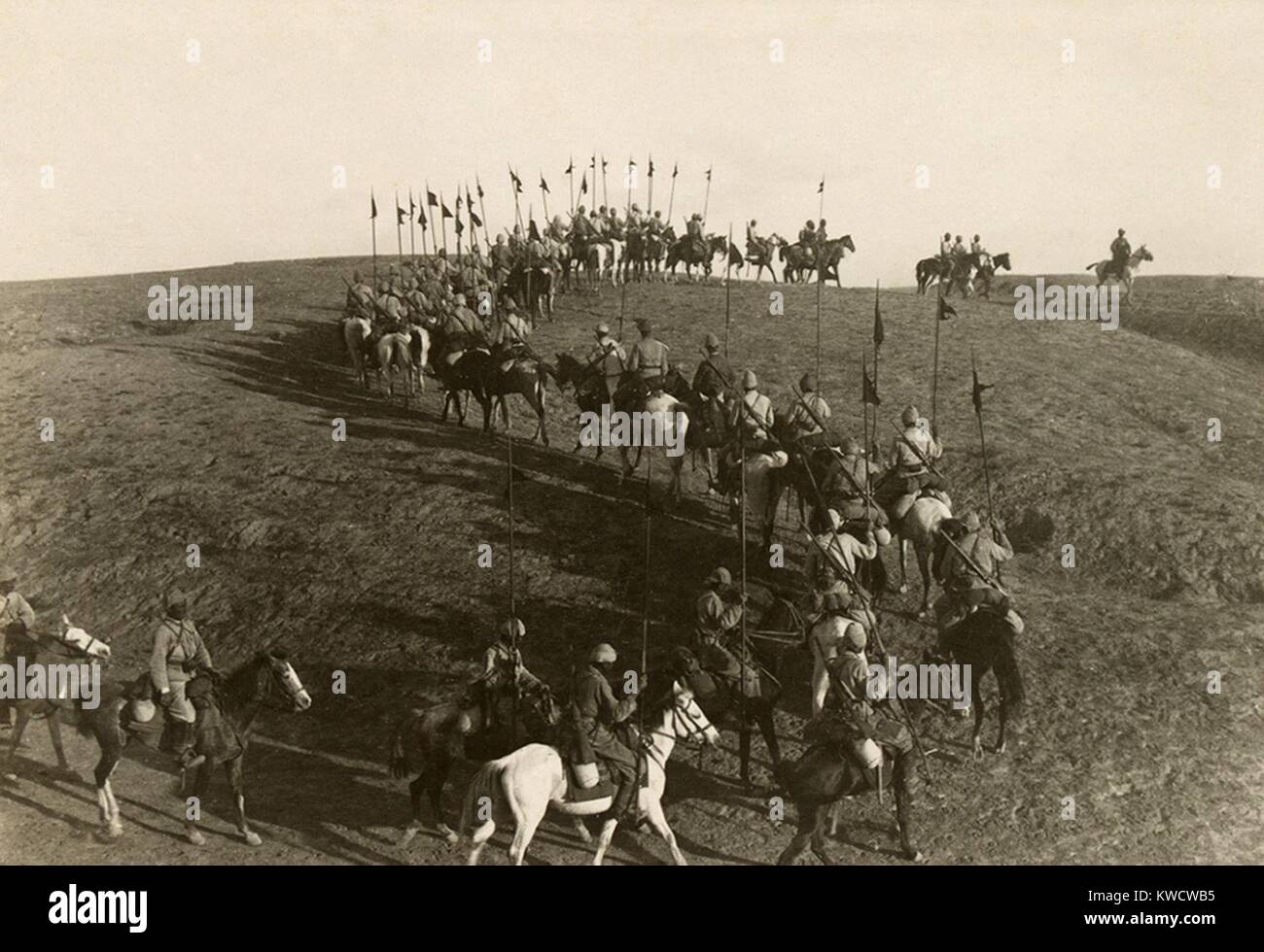 La Seconde Guerre mondiale, 1 au Moyen-Orient. Lanciers turc à l'ouest de Beer Schéba. La bataille de Beersheba (également appelé la Troisième bataille de Gaza) a été livrée le 31 octobre 1917. Les troupes à cheval a joué un rôle d'importation dans la bataille gagnée par les Britanniques. (BSLOC 2013 1 55) Banque D'Images
