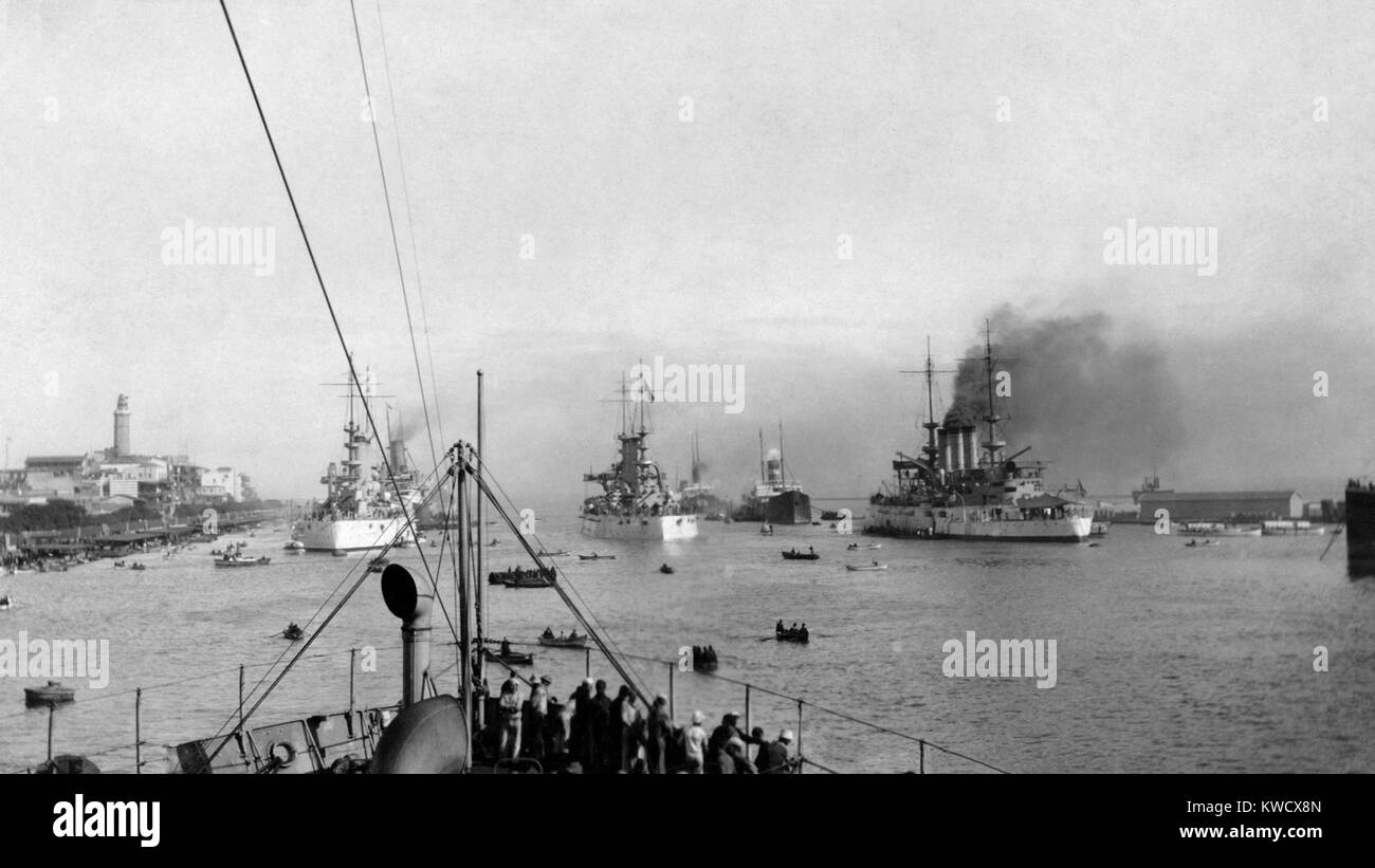 La grande flotte blanche à Port-saïd, Égypte, près de la mer Méditerranée. 5-6 janvier 1909 (BSLOC_2017_2_87) Banque D'Images