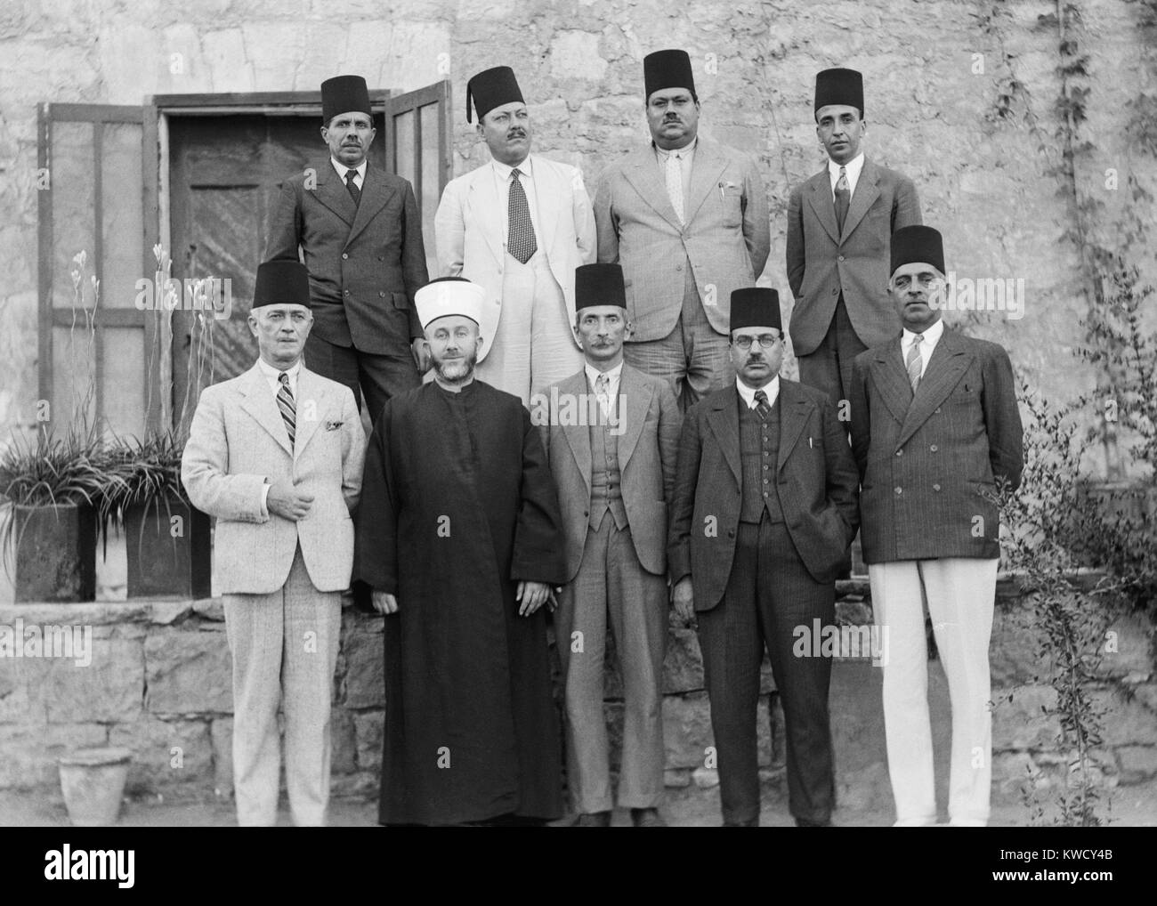 Haut Comité arabe a été créé en avril 1936 pendant la révolte arabe. Le Comité s'est joint au Parti de la Défense nationale en rejetant la recommandation de la Commission Peel 1937 de la partition avec le de la Palestine en politiques arabes et juifs. (BSLOC avant ro 2017 1 208) Banque D'Images