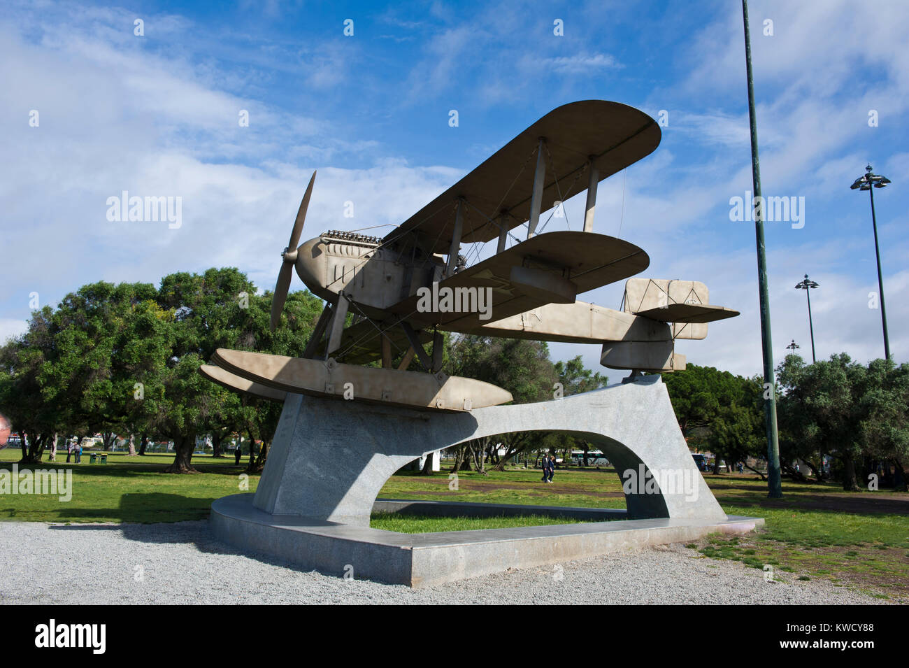 Monument d'avion. Monument du vol qui a célébré 100 ans d'histoire du Brésil à Belém, Portugal. Banque D'Images