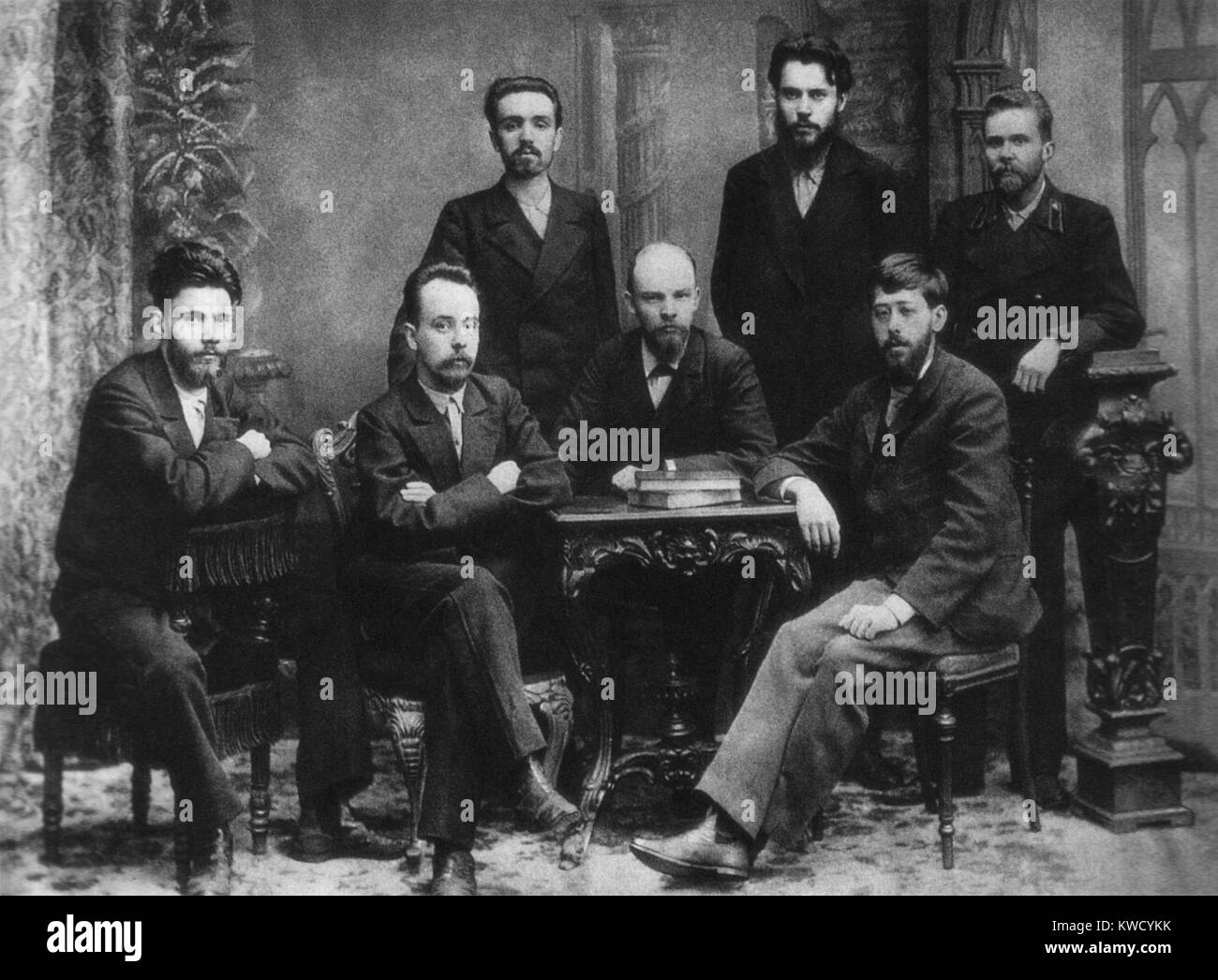 Lénine avec la ligue de lutte pour l'émancipation de la classe ouvrière en 1897. La photo a été prise par Lénine, Kroupskaïa future épouse, à Saint-Pétersbourg, 10 févr. 1897 (BSLOC 2017 2 22) Banque D'Images