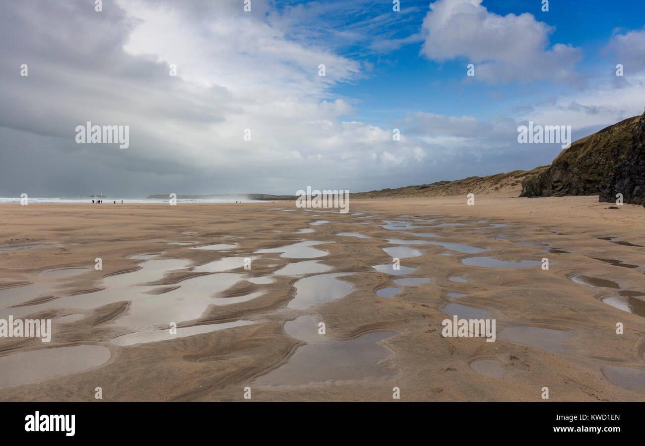 Sable, mer, ciel, Gwithian Hayle, Plage, St Ives, Cornwall, England UK Banque D'Images