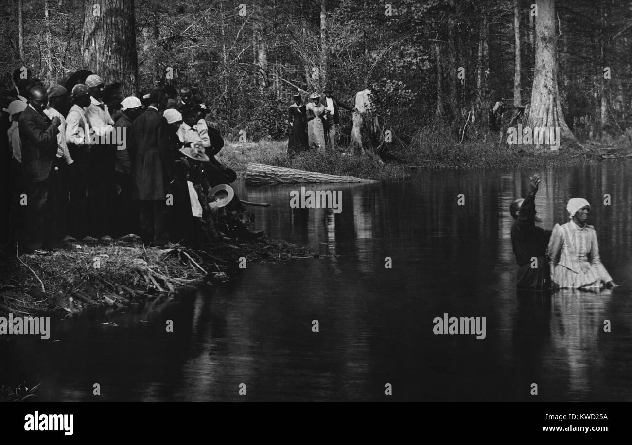 Un Afro-américain full immersion baptême à Aiken, Caroline du Sud, ch. Vers 1900-1906. (BSLOC   2017 20 153) Banque D'Images