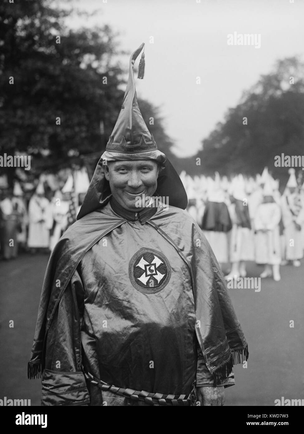 Hiram Wesley Evans, grand magicien du Ku Klux Klan, en 1926. Il a fait partie d'un groupe qui a provoqué le deuxième Klan fondateur, William Joseph Simmons en 1922, et l'espoir de transformer le KKK en une force politique. Il n'a pas réussi et le second Klan disparu comme une organisation nationale au début des années 1930. (BSLOC   171 16 2015) Banque D'Images