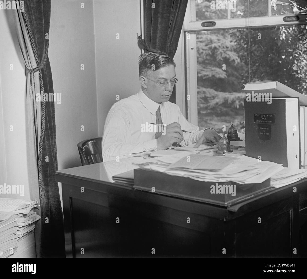 Walter H. Newton, secrétaire au Président Herbert Hoover. Au début du xxe siècle, le secrétaire du Président' effectué comme son chef de cabinet. Avant d'occuper ce poste, Newton représentait le 5ème district du Minnesota au congrès du 4 mars 1919, jusqu'à sa démission le 30 juin 1929. (BSLOC   2015 16 77) Banque D'Images