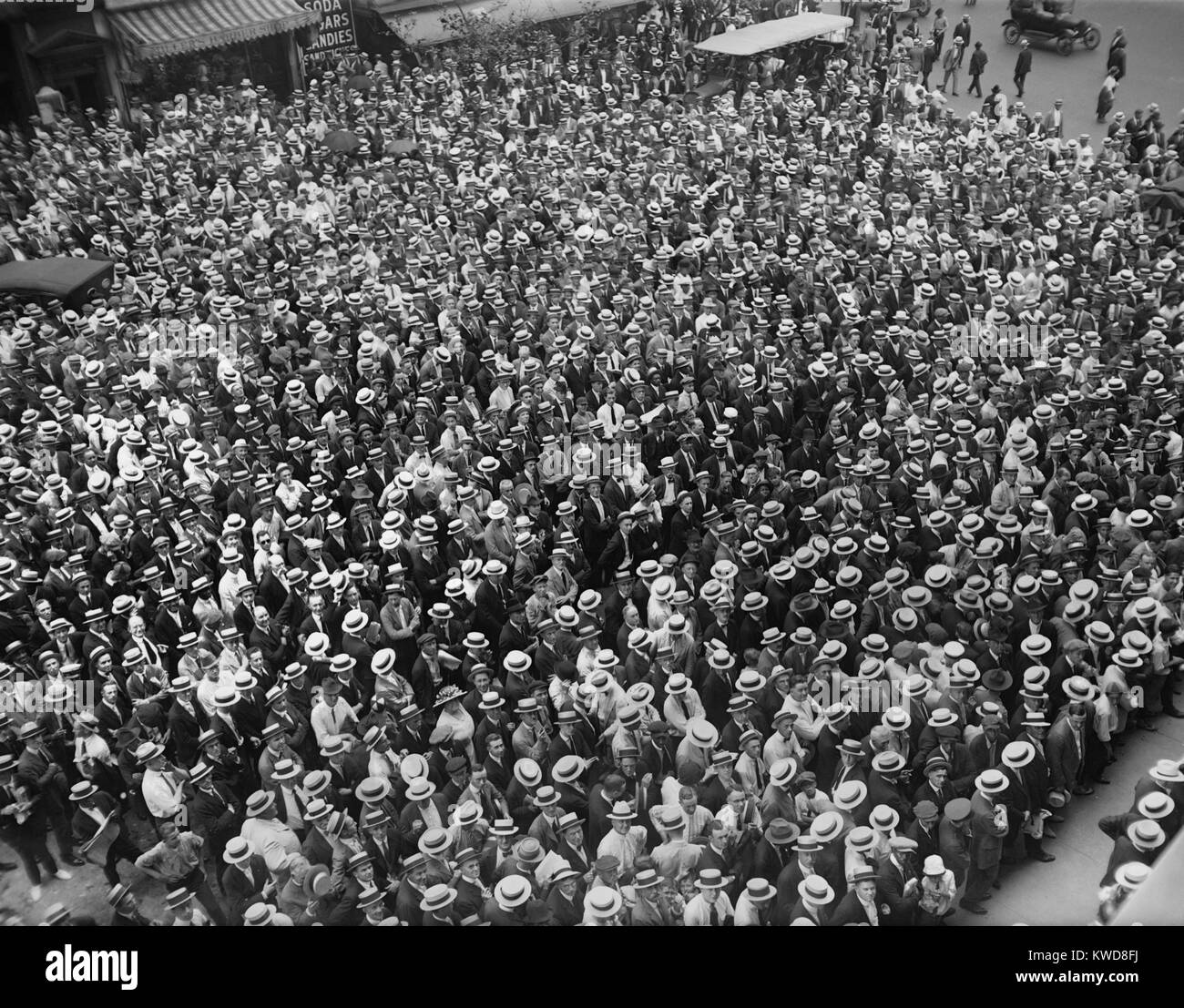 La foule à Dempsey-Georges Jack Carpentier lutte. Jersey City, 2 juillet 1921. C'était la première émission de radio en direct d'un titre. (BSLOC   2015 17 62) Banque D'Images