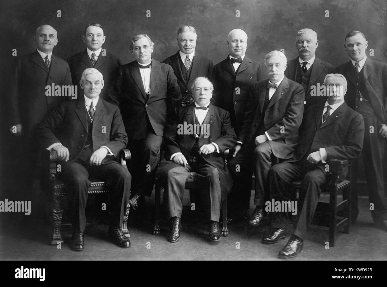 Comité exécutif, Fédération américaine du travail (AFL), ch. 1915. Samuel Gompers (assis, au centre à gauche) a été le président jusqu'à sa mort en 1924. William Green (debout, à l'extrême droite) ne lui succéder (BSLOC 2016 8 39) Banque D'Images