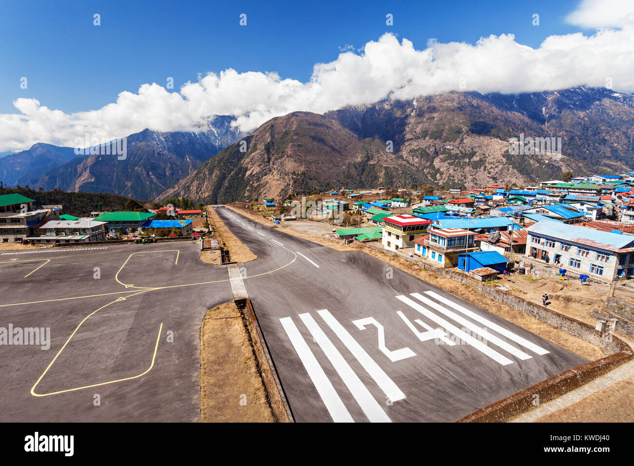 L'aéroport de Lukla est un point de départ de l'Everest trek Himalaya, Népal, Banque D'Images L'aéroport de Lukla est un point de départ de l'Everest trek Himalaya, Népal, Banque D'Images