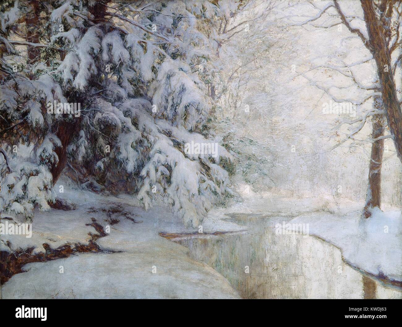 SILENT DAWN, par Walter Launt Palmer, c. 1919, American peinture, huile sur toile. Neige fraîche pèse sur les branches d'arbres à côté d'un cours d'eau partiellement gelés. Palmer est un peintre impressionniste naturaliste qui ont maintenu la clarté de la forme et l'espace (BSLOC 2017 9 15) Banque D'Images