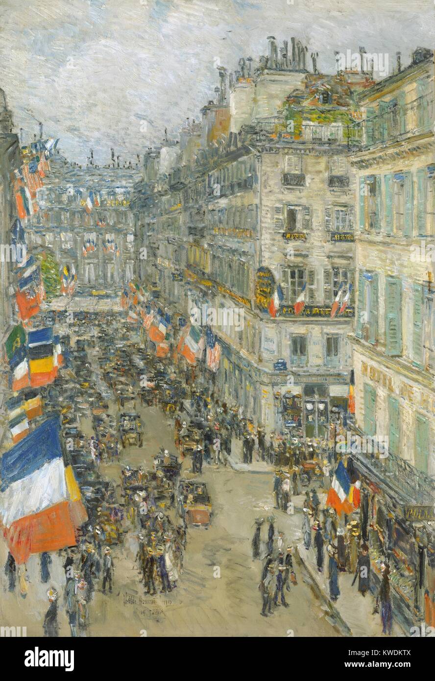 14 juillet, RUE DAUNOU, par Childe Hassam, 1910, American peinture, huile sur toile. Hassam a décrit cette situation comme le 14 juillet depuis le balcon, qui dépeint la rue en bas de l'hôtel l'Empire pendant les célébrations de la Fête Nationale (BSLOC 2017 9 22) Banque D'Images