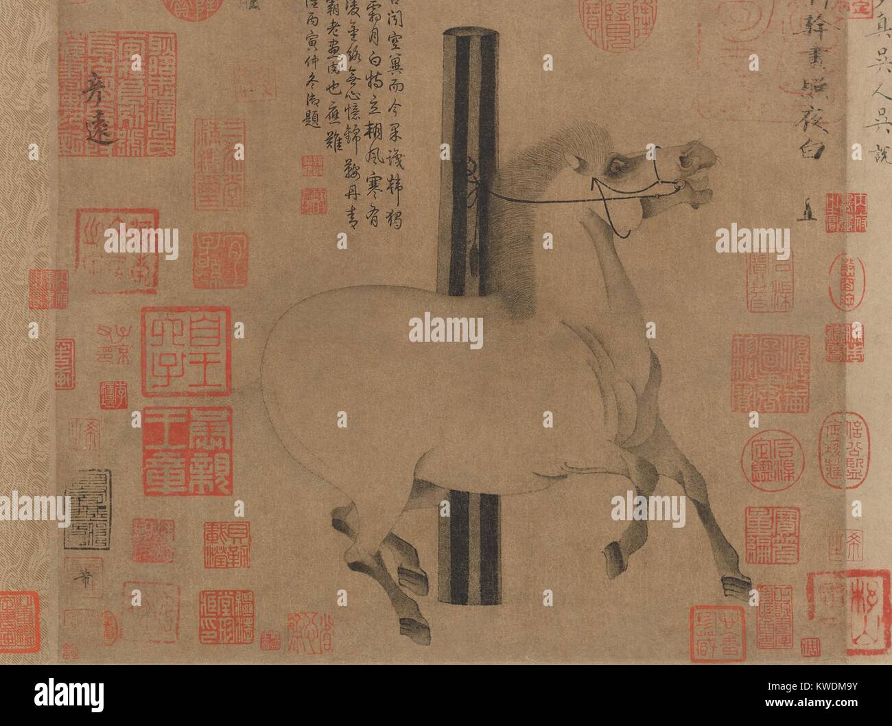 Nuit blanche brillante, par Han Gan, 743-756, Chinois, Dynastie Tang, peinture, encre sur papier. Le cheval d'animation de 8ème siècle, l'Empereur Xuanzong est représentée avec des narines torchage et soulevé de sabots. C'est le travail le plus célèbre par Han Gan, le premier peintre de cheval de son temps. Les joints et les inscriptions ajouté plus tard par des propriétaires sont une coutume de discernement (BSLOC Chinois 2017 16 6) Banque D'Images