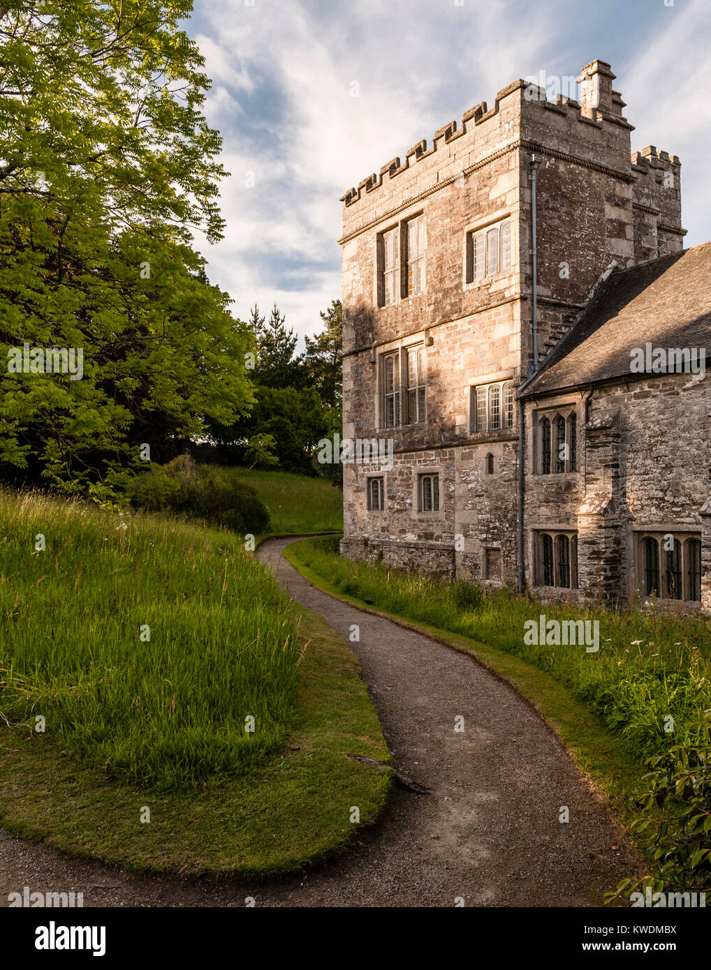 Cotehele, Saltash, Cornwall, UK. En grande partie une maison Tudor inaltéré originaire de 1300, avec des jardins Banque D'Images