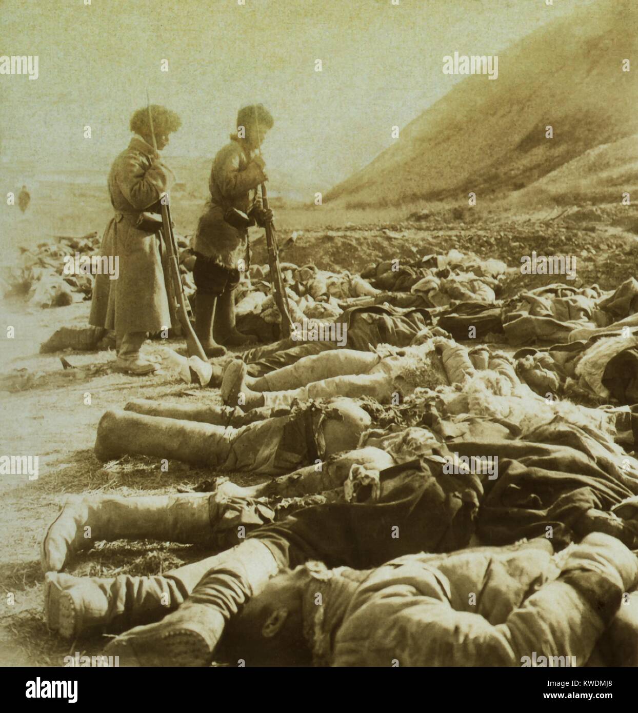 Des soldats russes tués près de 203 mètres de la colline parlementaire au cours de la dernière 2 mois du Siège de Port Arthur. 18 septembre au 5 décembre 1904, durant la guerre russo-japonaise (1904-1905 BSLOC   2017 18 101) Banque D'Images