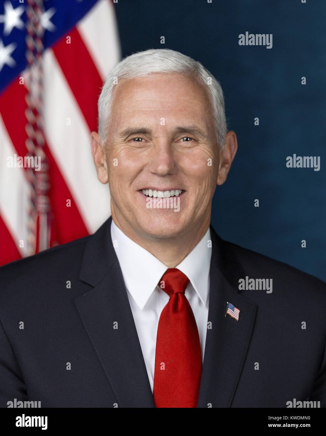 Photo officielle de Vice-président Mike Pence, publié par la Maison Blanche, le 31 octobre 2017. Photo par le photographe de la Maison Blanche, D. Myles Cullen (BSLOC   2017 18 156) Banque D'Images